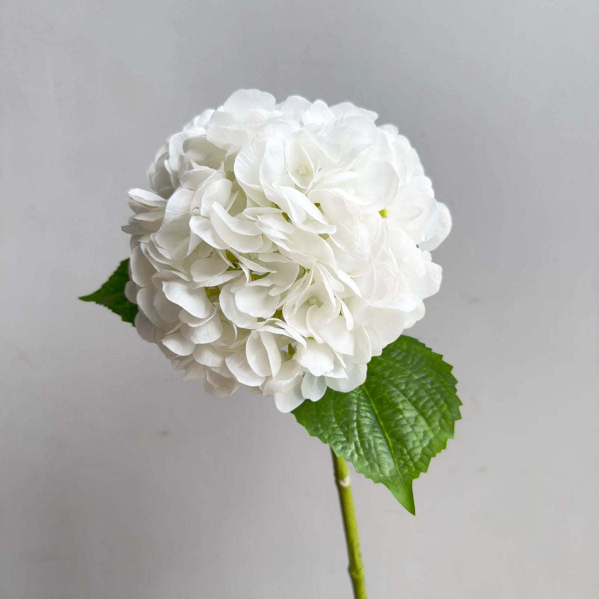 Artificial Hydrangea Stem Realistic Petals Maintenance-Free