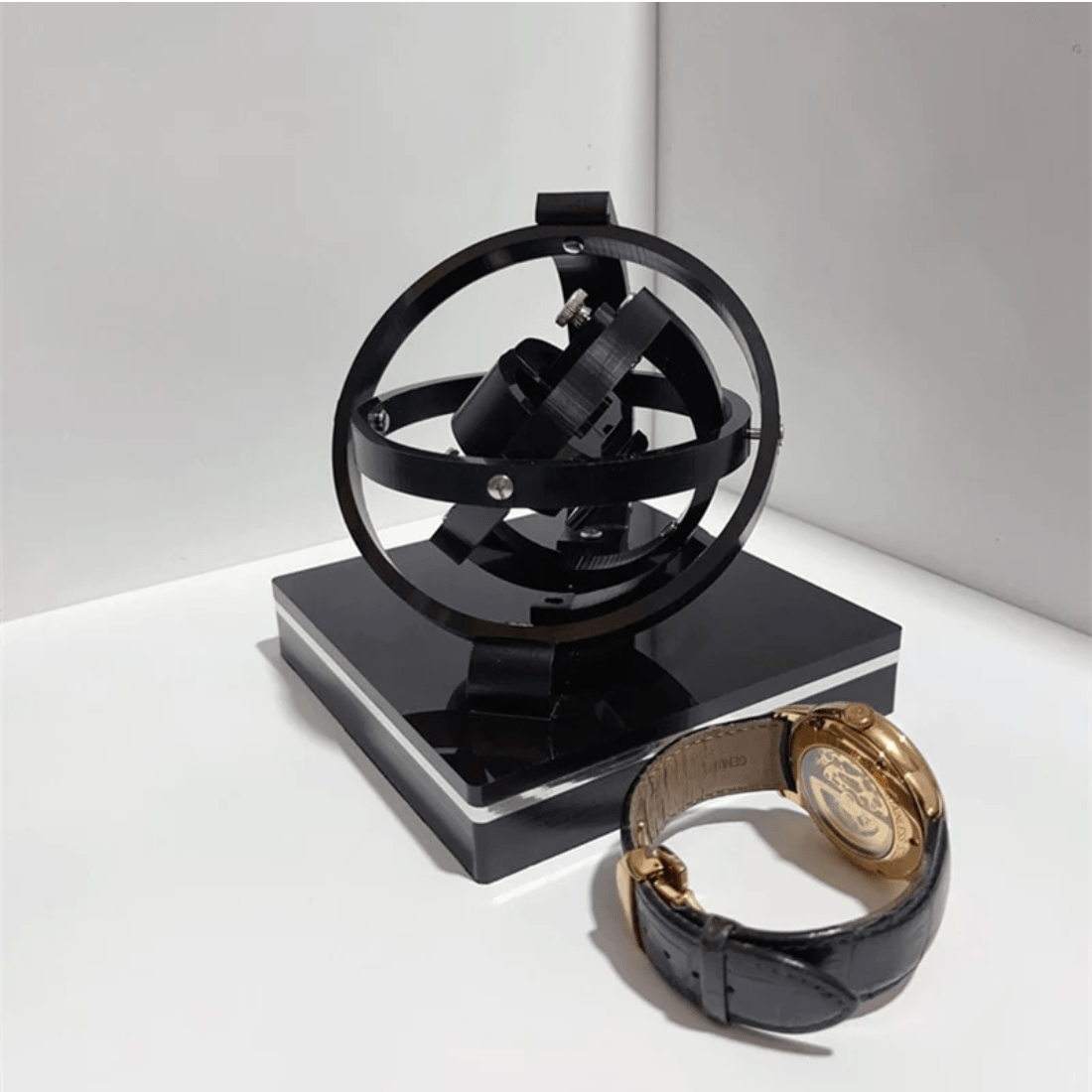 Automatic Watch Winder Whisper-Quiet Universal Compatibility Compact Display