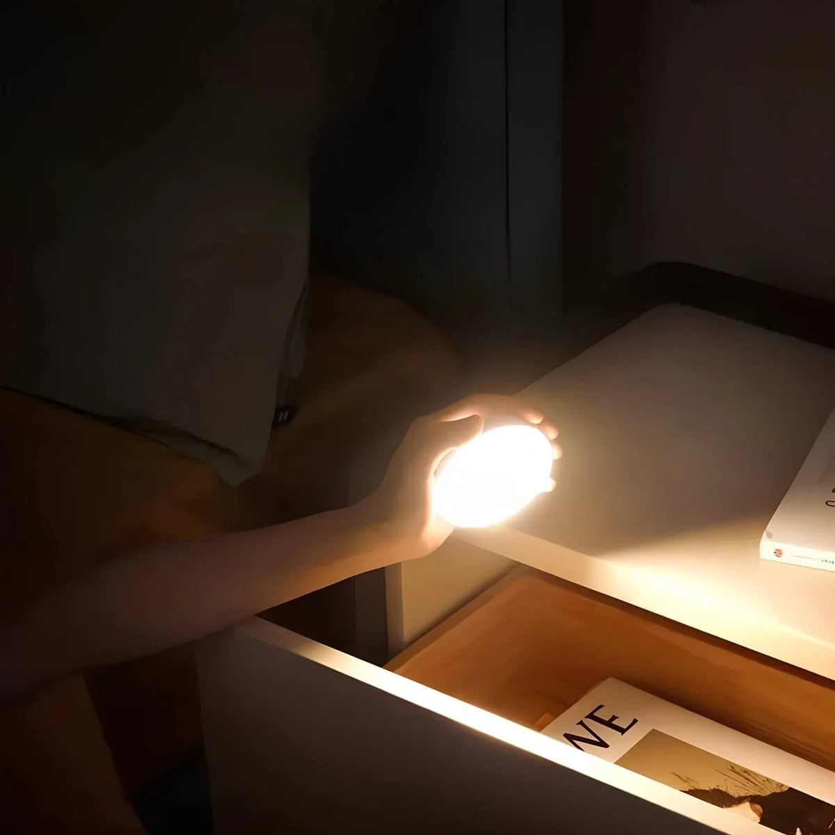LED Motion Sensor Light USB Rechargeable & Battery Magnetic Mount