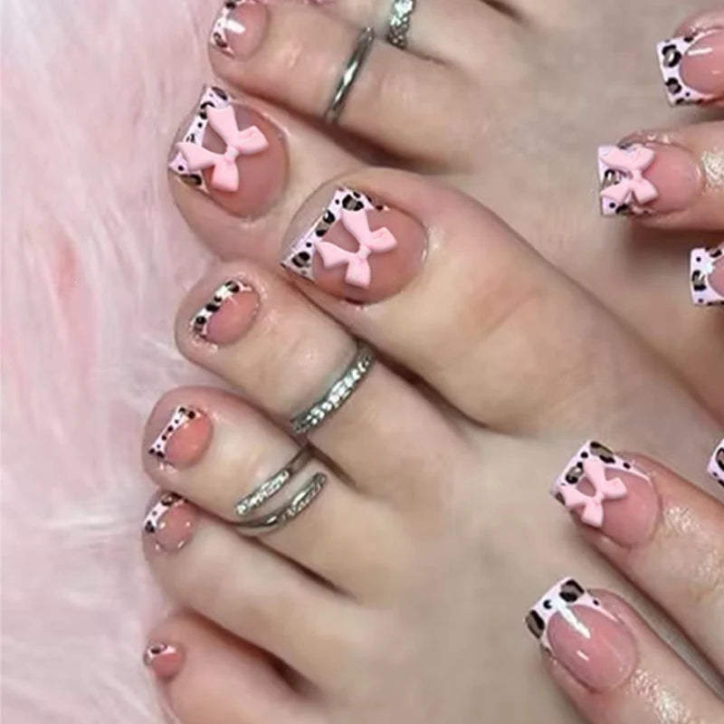 Press-On Nail Set Bow Design & Adhesive Strips