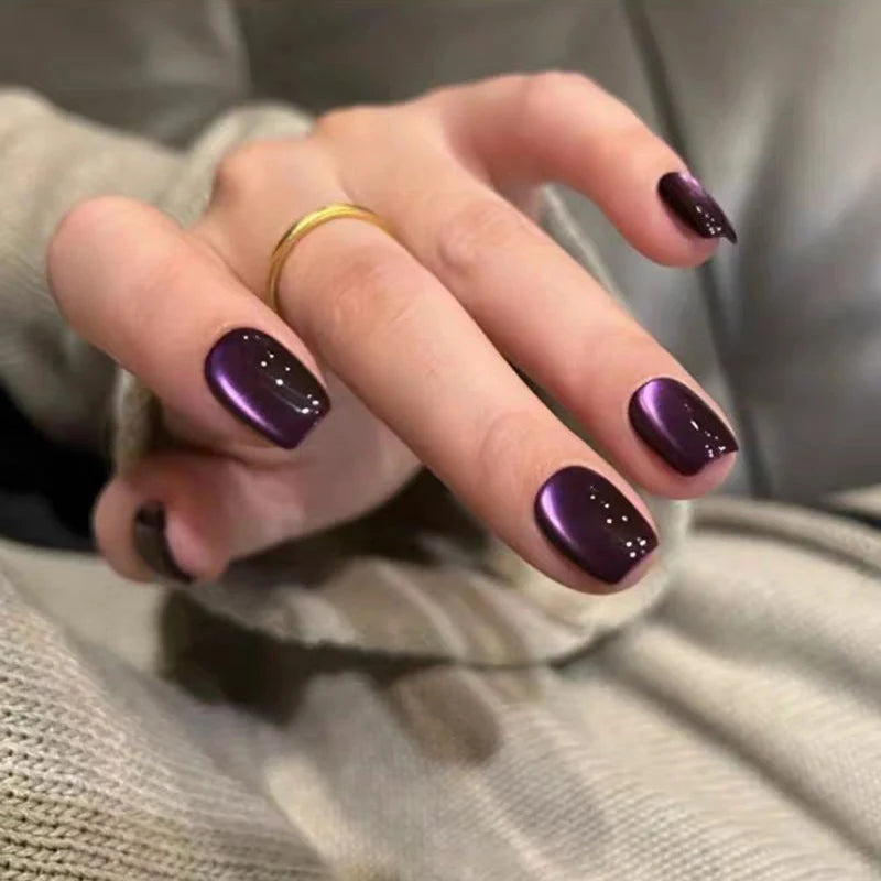 Press-On Nail Set Festive Designs & Gel Polish