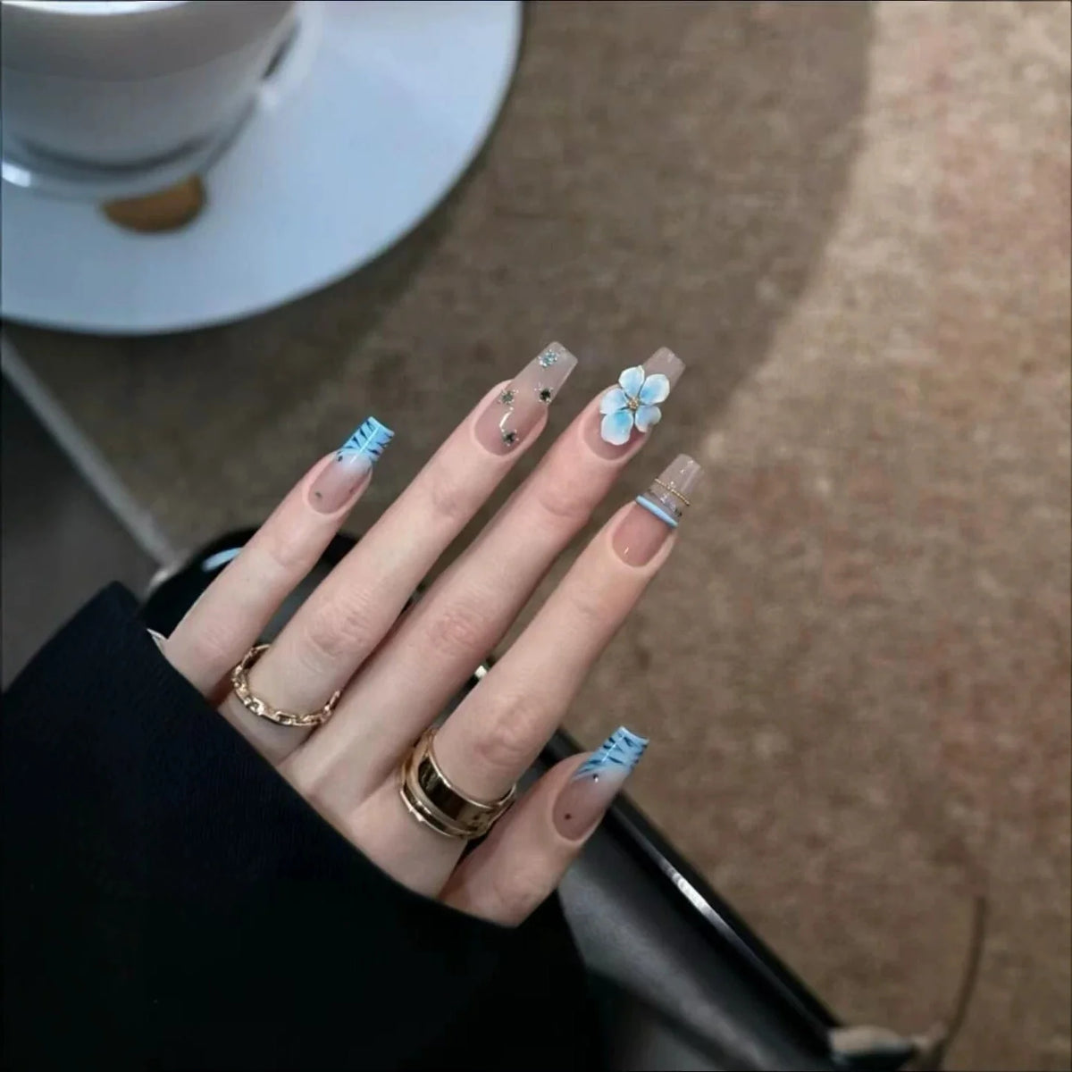Press-On Nail Set Floral Design Easy Application Multiple Sizes