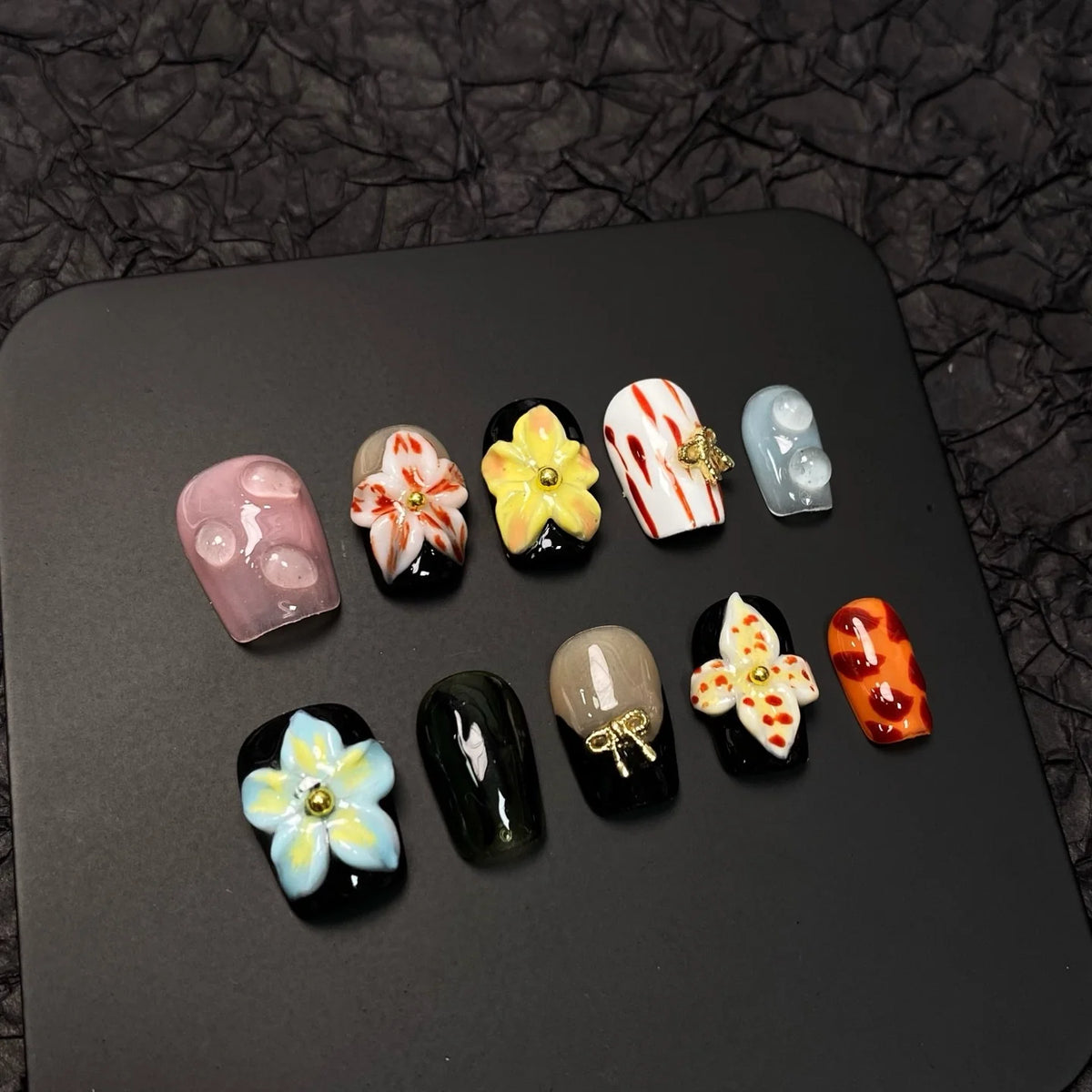 Press-On Nail Set Floral Design Pre-Applied Adhesive