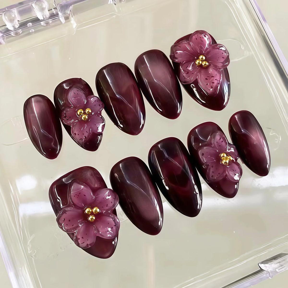 Press-On Nail Set Floral Design Strong Adhesive Multiple Sizes