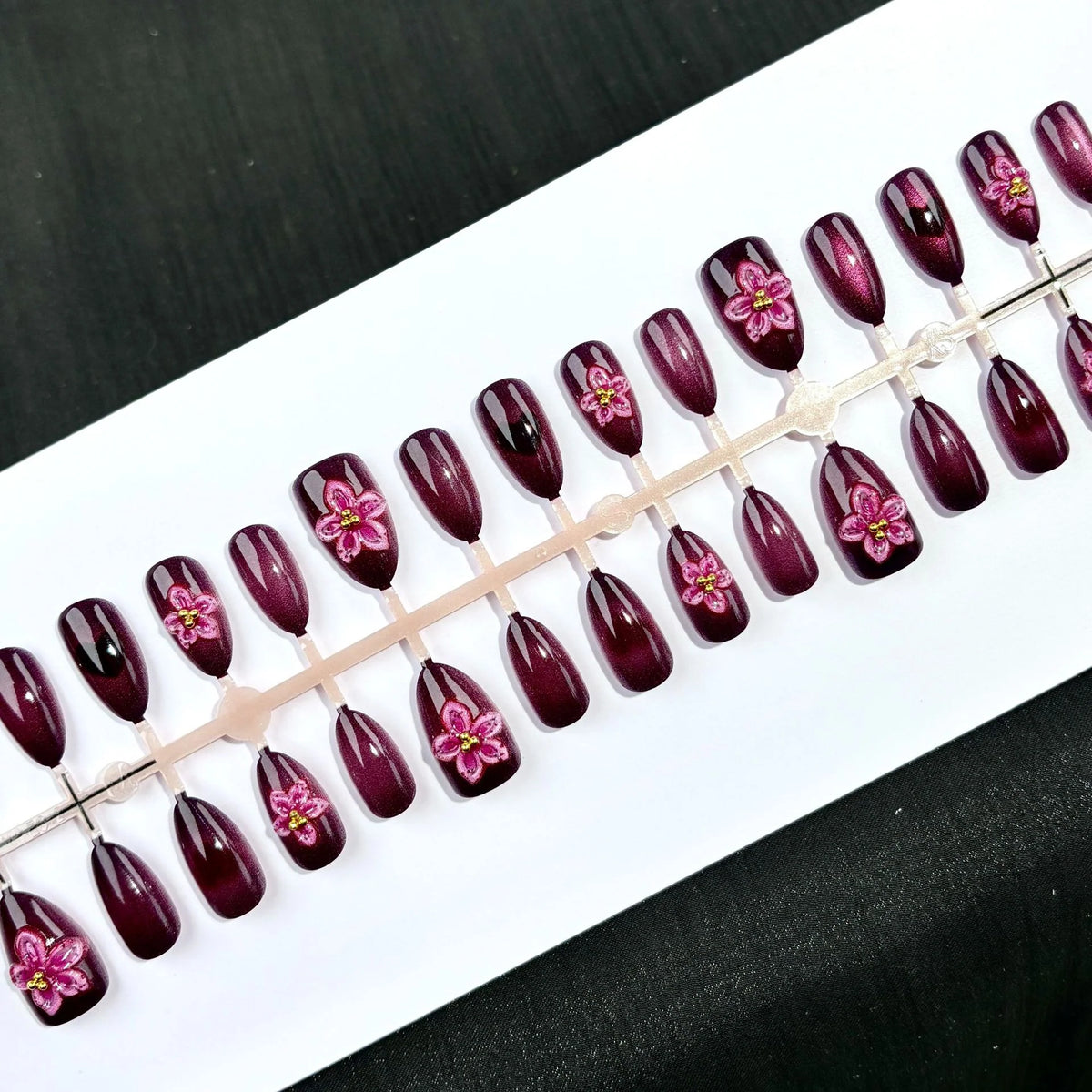 Press-On Nail Set Floral Design Strong Adhesive Multiple Sizes