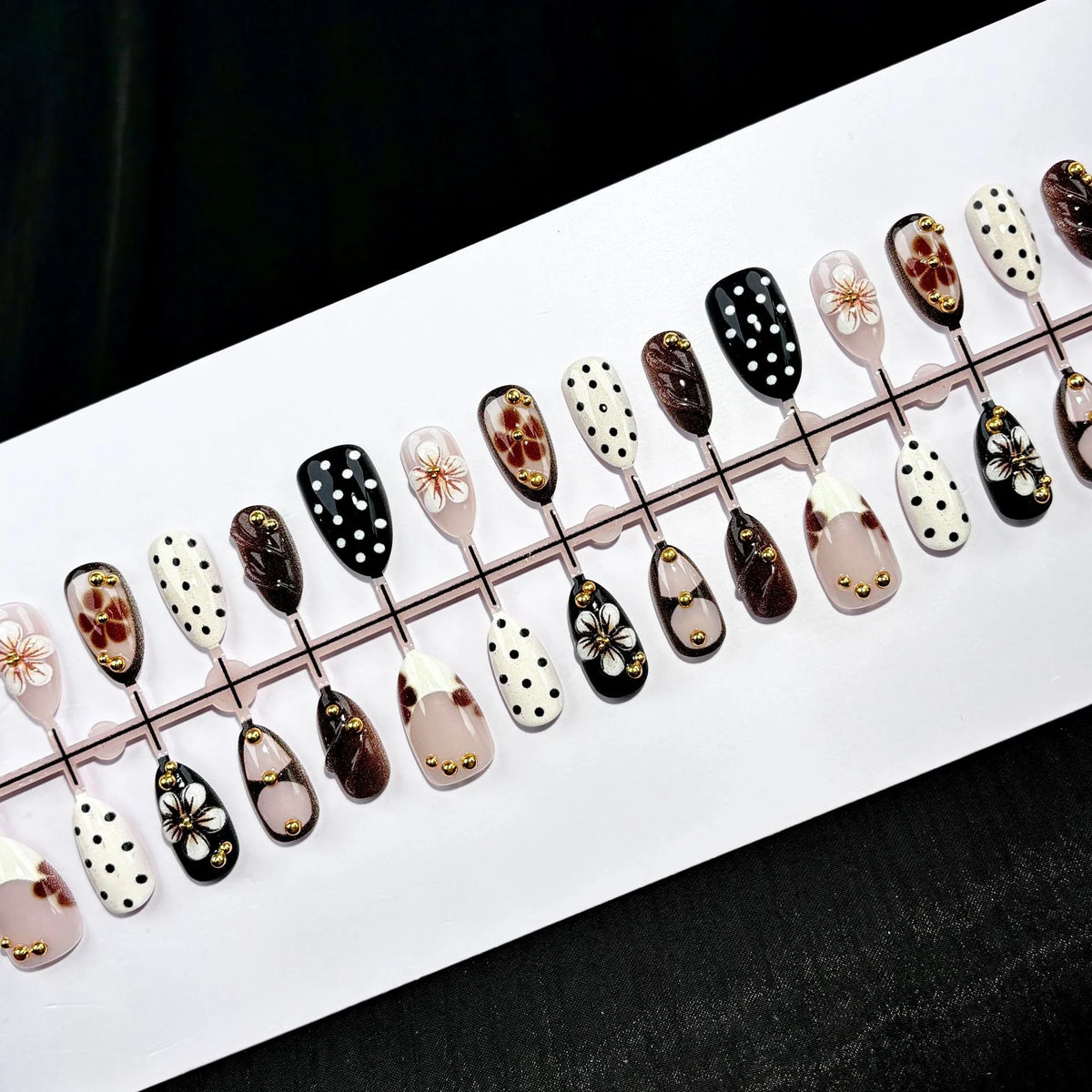 Press-On Nail Set Floral & Geometric Custom Fit