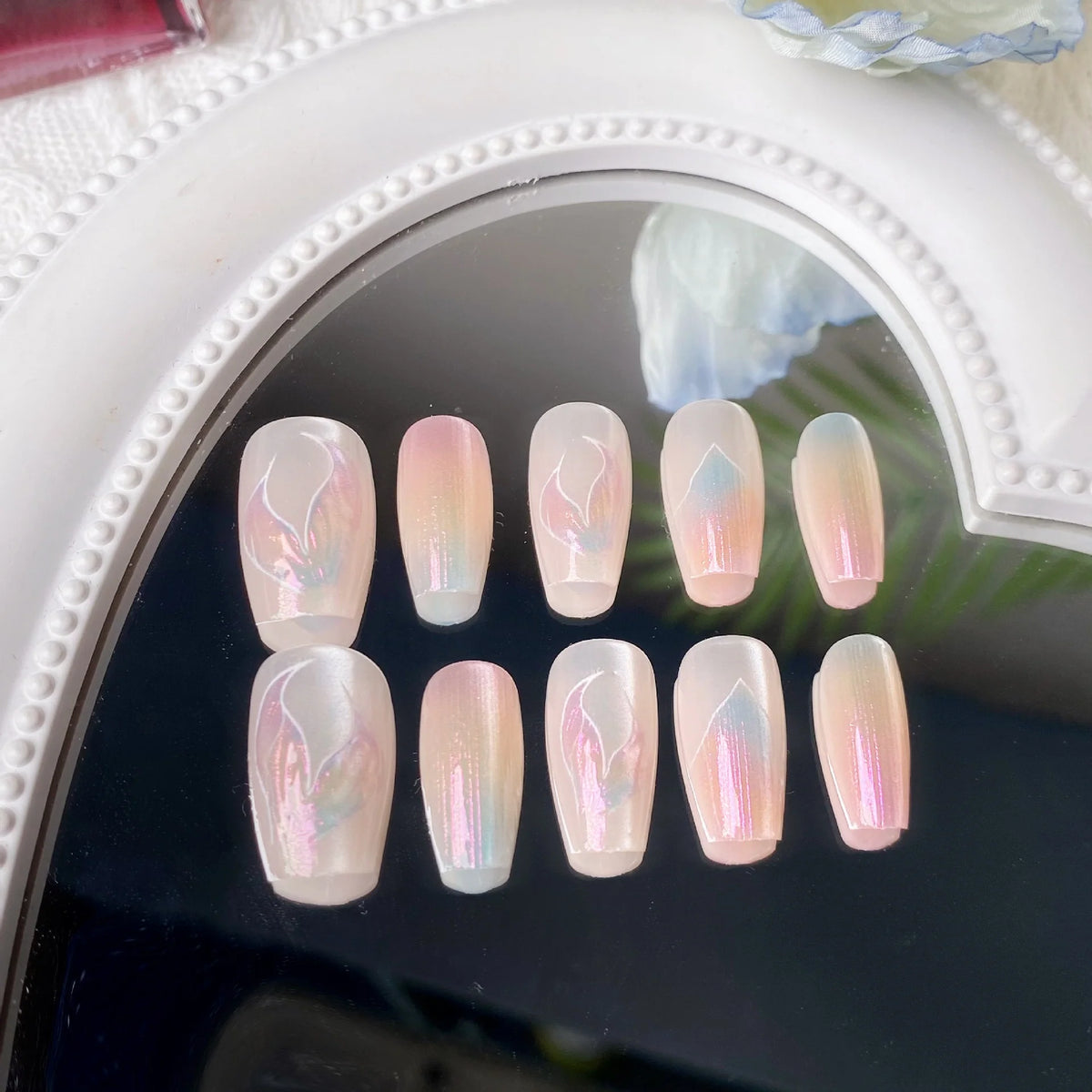 Press-On Nail Set Iridescent Floral Multiple Sizes & Adhesive Tabs