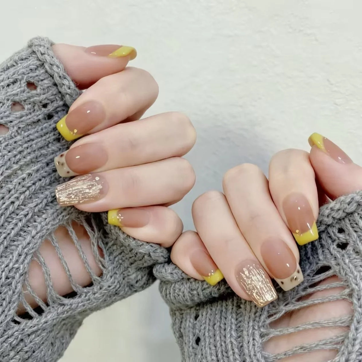 Press-On Nails Artistic Patterns Easy Application