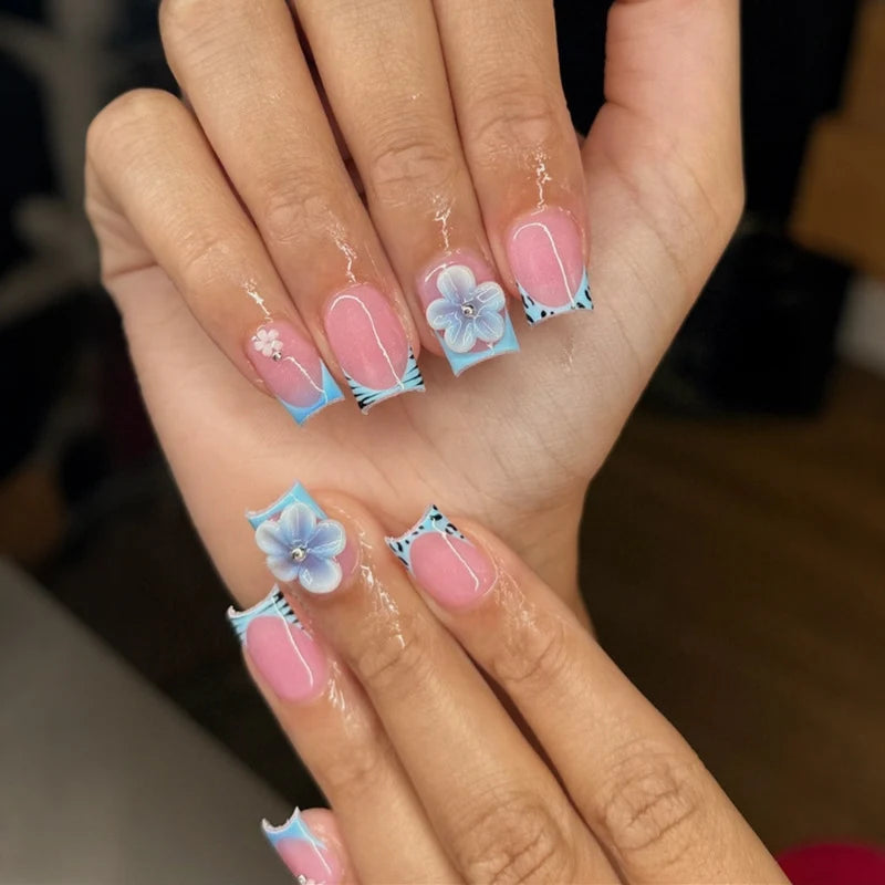 Press-On Nails Delicate Floral Multiple Sizes