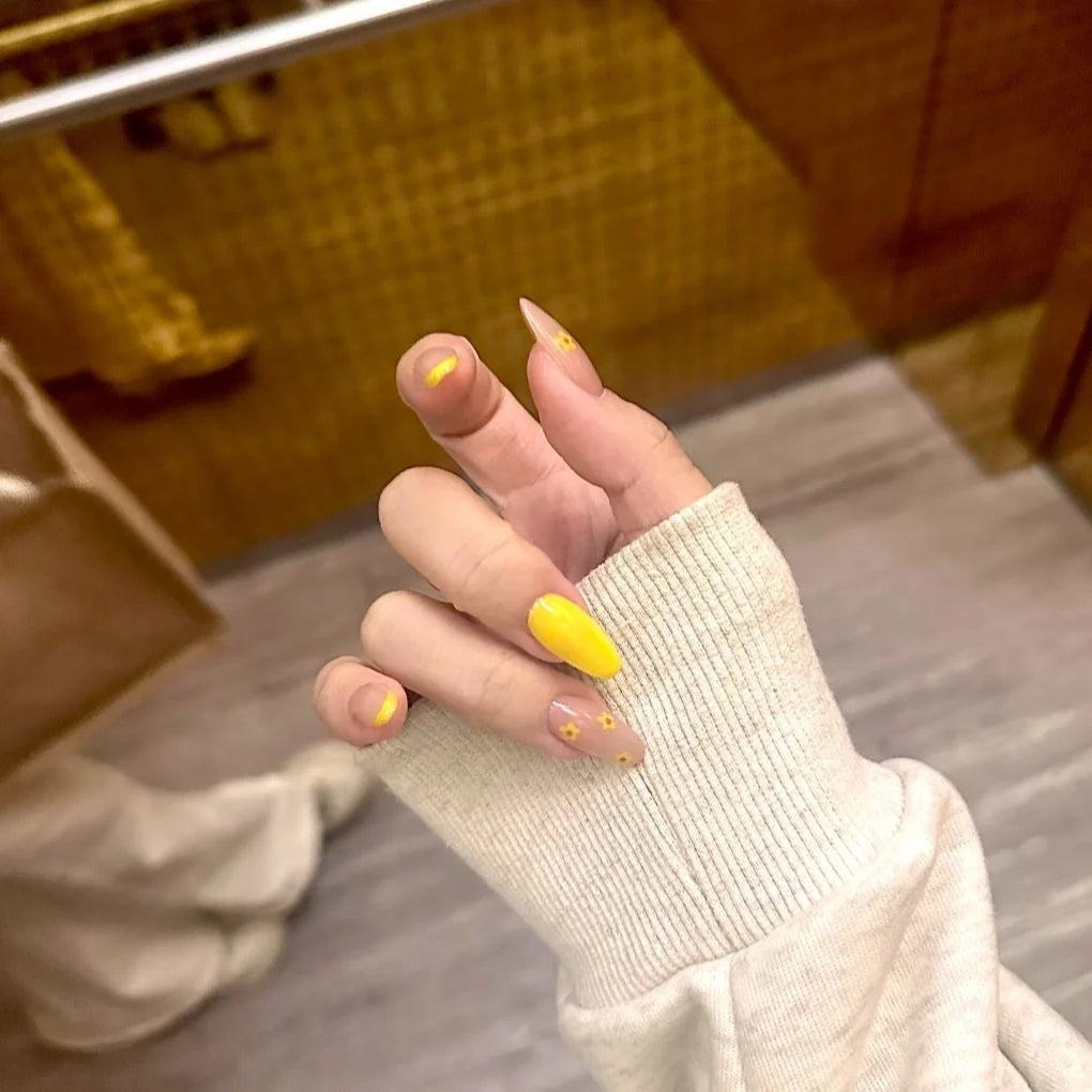 Press-On Nails Floral Design Easy Application & Comfortable Fit