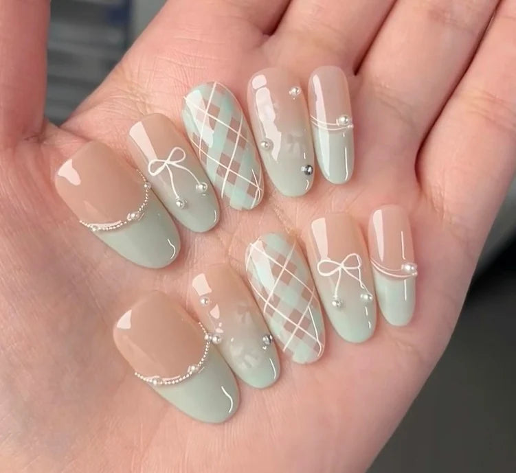 Stiletto Nail Extensions Artistic Designs & Easy Application