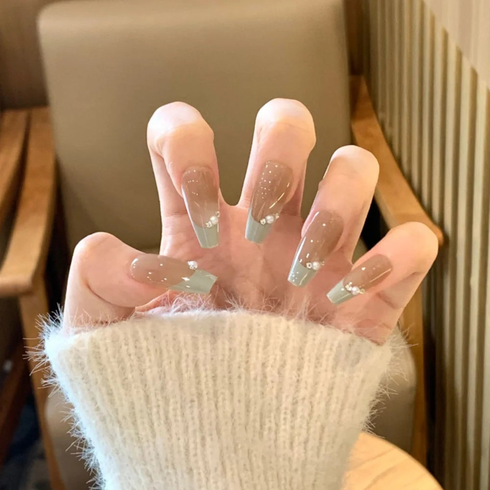 Stiletto Nail Extensions Artistic Designs & Easy Application