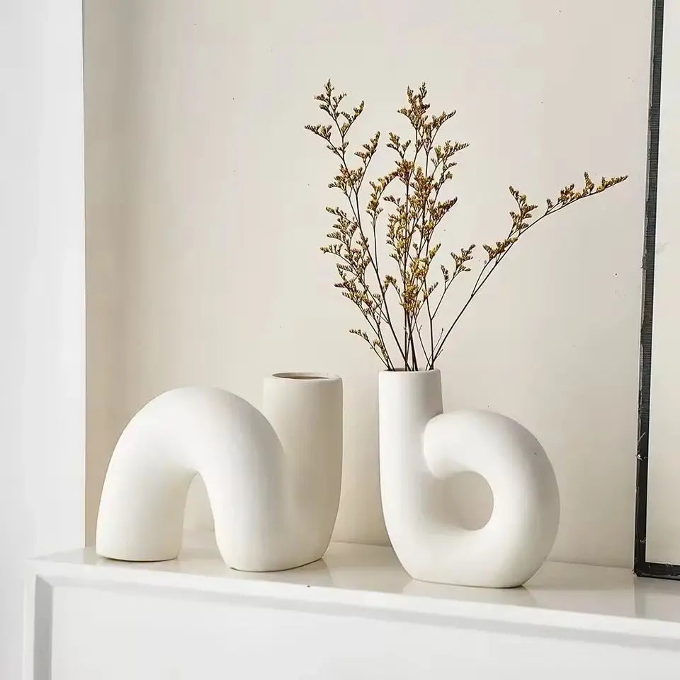 Elegant Contemporary Porcelain Vase for Modern Spaces